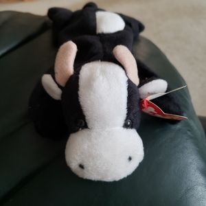 Ty Beanie Baby Daisy the Cow
